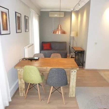 Modern Style Apartment,central Thessaloniki, 100qm Apartamento